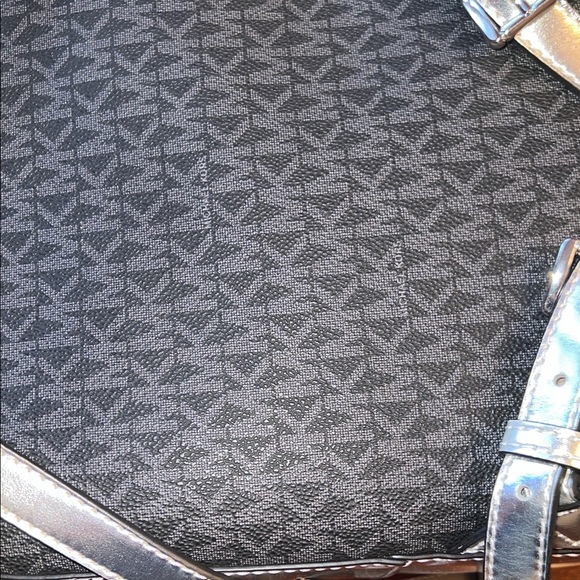 Michael Kors Black and Silver Backpack Med zip leather special NYC edition NWT - Picture 13 of 16